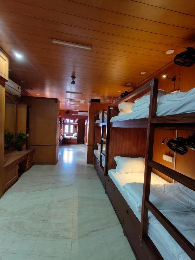 Unpack Hostel Пудучеррі Екстер'єр фото
