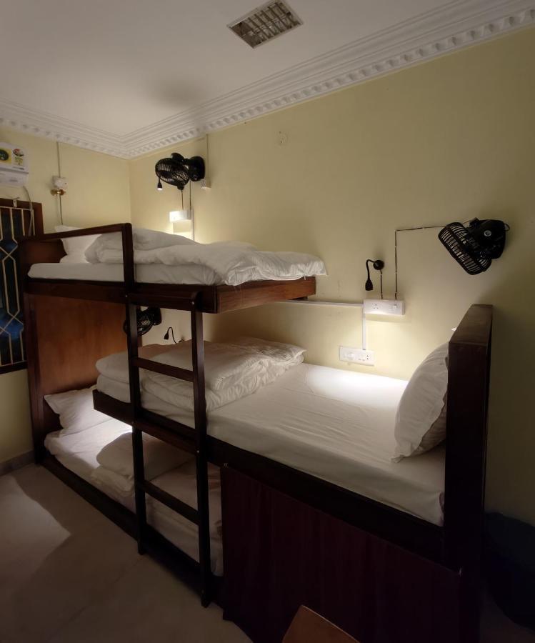 Unpack Hostel Пудучеррі Екстер'єр фото